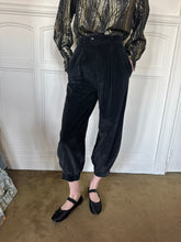 Load image into Gallery viewer, 1970s Yves Saint Laurent capri pants