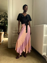Load image into Gallery viewer, 1970s satin skirt