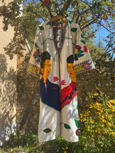 Load image into Gallery viewer, Uzbek embroidered duster