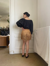 Load image into Gallery viewer, 1990s suede fringed shorts