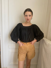 Load image into Gallery viewer, 1990s suede fringed shorts