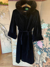 Load image into Gallery viewer, 1970s Daniel Hechter hooded coat