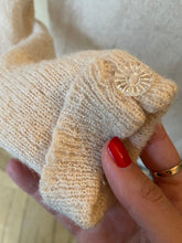 Load image into Gallery viewer, 1980s pleated collar sweater