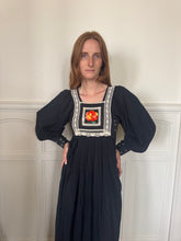 Load image into Gallery viewer, Chacok dress

