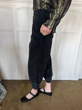 Load image into Gallery viewer, 1970s Yves Saint Laurent capri pants
