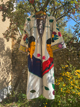 Load image into Gallery viewer, Uzbek embroidered duster
