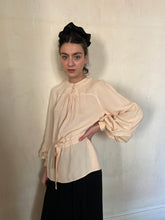 Load image into Gallery viewer, 1960s Quorum crepe blouse
